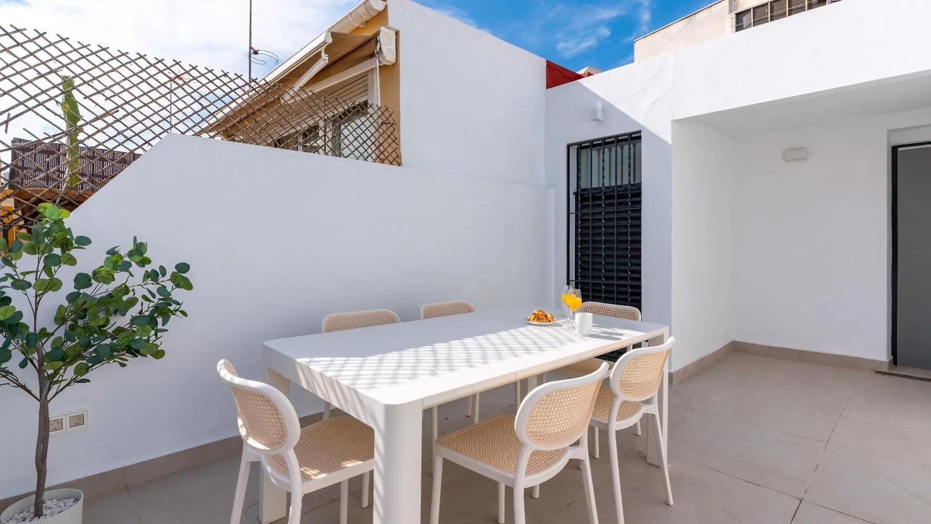 G4 Brand New Home San Bernardo Terraza Seville Holiday home