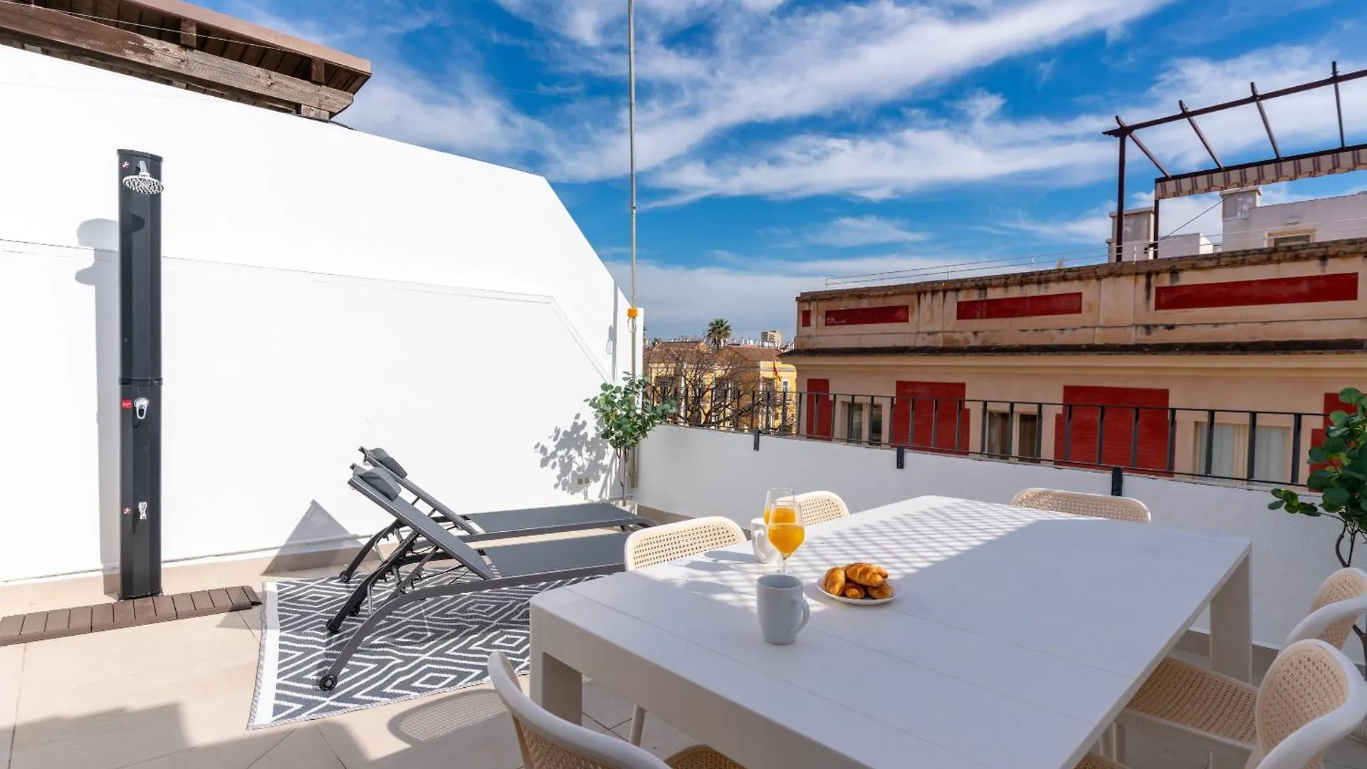 G4 Brand New Home San Bernardo Terraza Sevilla 0*,  Spanje